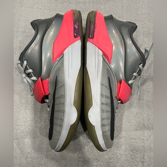 [US12]Nike KD Zoom Sneakers with Gray and Red Accents - Picture 3 of 6